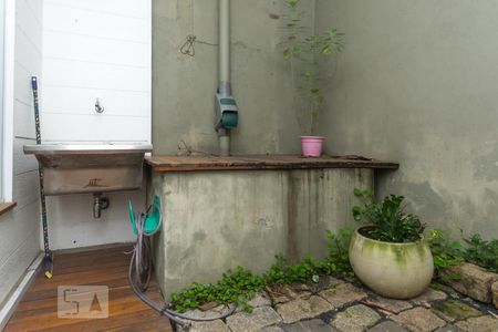 Casa à venda com 100m², 1 quarto e sem vaga Casa à venda com 100m², 1 quarto e sem vagaCisterna