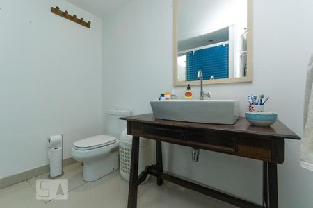Casa à venda com 100m², 1 quarto e sem vaga Casa à venda com 100m², 1 quarto e sem vagaBanheiro