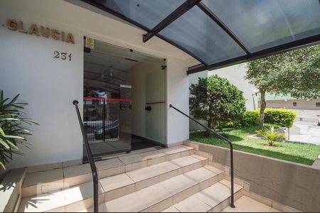 Apartamento à venda com 74m², 2 quartos e 2 vagasEntrada