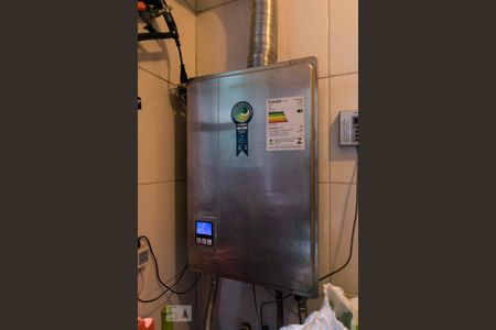 1o. Andar - Lavanderia (Aquecedor à gás) de casa à venda com 3 quartos, 260m² em Bosque da Saúde, São Paulo