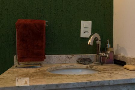 1o. Andar - Lavabo (Torneira) de casa à venda com 3 quartos, 260m² em Bosque da Saúde, São Paulo