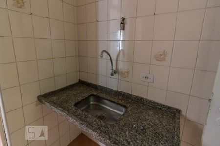 Cozinha de apartamento para alugar com 1 quarto, 80m² em República, São Paulo