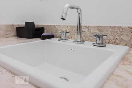 Apartamento para alugar com 72m², 2 quartos e 2 vagas Apartamento para alugar com 72m², 2 quartos e 2 vagasBanheiro
