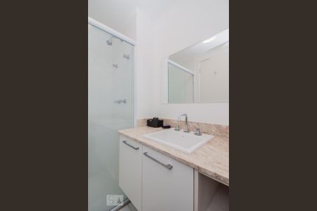 Apartamento para alugar com 72m², 2 quartos e 2 vagas Apartamento para alugar com 72m², 2 quartos e 2 vagasBanheiro