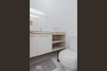 Apartamento para alugar com 72m², 2 quartos e 2 vagas Apartamento para alugar com 72m², 2 quartos e 2 vagasBanheiro