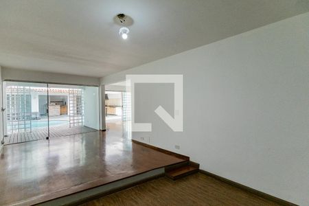 Sala de estar com lareira de casa para alugar com 3 quartos, 638m² em Brooklin Paulista, São Paulo