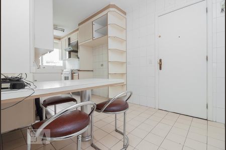 Apartamento à venda com 119m², 3 quartos e 2 vagasCozinha