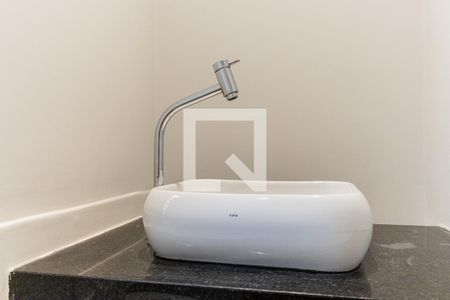 Lavabo de apartamento para alugar com 1 quarto, 110m² em República, São Paulo