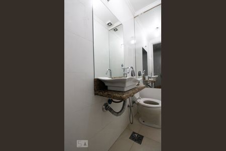 Apartamento para alugar com 90m², 2 quartos e 2 vagasBanheiro de Serviço.