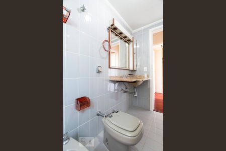 Banheiro social de apartamento à venda com 4 quartos, 140m² em Vila Monte Alegre, São Paulo