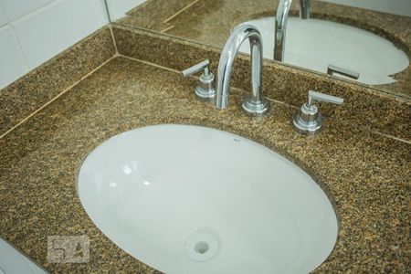 Banheiro Social de apartamento para alugar com 2 quartos, 58m² em Vila Clementino, São Paulo