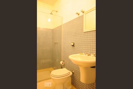 Casa à venda com 300m², 2 quartos e 2 vagasBanheiro 3