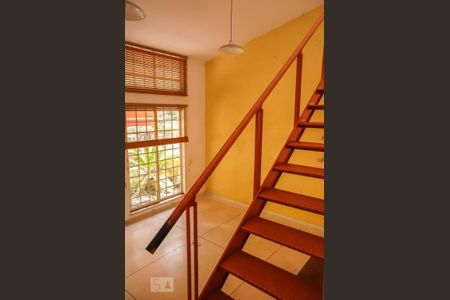 Casa à venda com 300m², 2 quartos e 2 vagasEstúdio 2