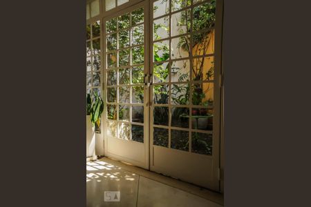 Casa à venda com 300m², 2 quartos e 2 vagasQuintal