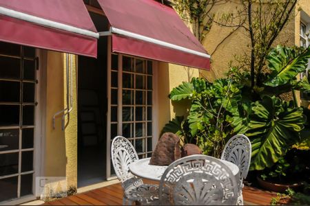 Casa à venda com 300m², 2 quartos e 2 vagasVaranda do Estúdio