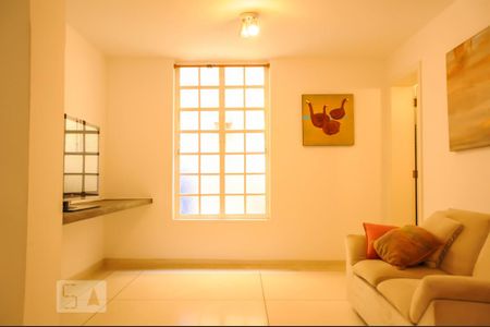 Casa à venda com 300m², 2 quartos e 2 vagasSala de Televisão