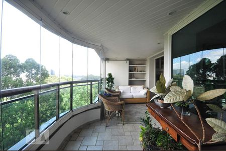 varanda de apartamento à venda com 3 quartos, 225m² em Jardim Fonte do Morumbi, São Paulo