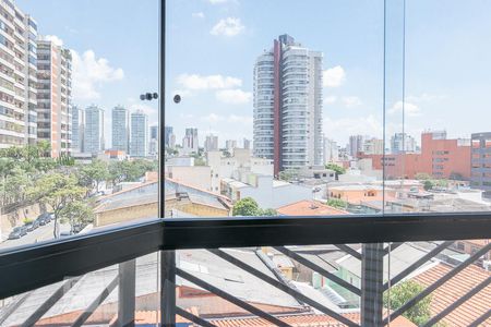 Apartamento à venda com 180m², 4 quartos e 3 vagas Apartamento à venda com 180m², 4 quartos e 3 vagasVaranda