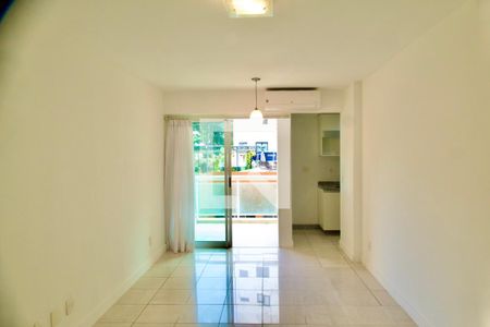 Apartamento para alugar com 80m², 2 quartos e 1 vaga Apartamento para alugar com 80m², 2 quartos e 1 vagaSala