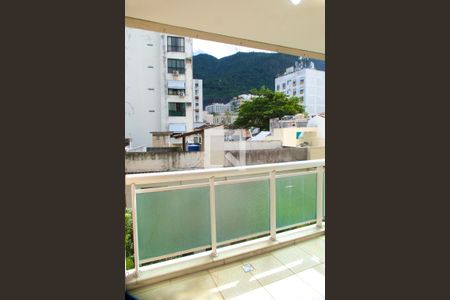 Apartamento para alugar com 80m², 2 quartos e 1 vaga Apartamento para alugar com 80m², 2 quartos e 1 vagaSuíte varanda