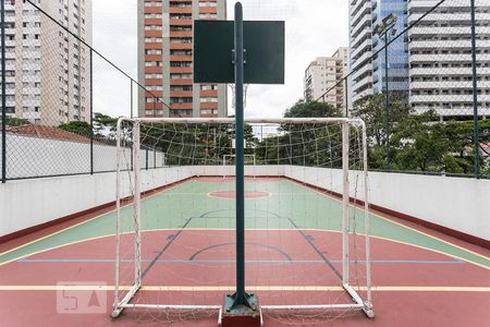 Apartamento à venda com 147m², 3 quartos e 3 vagas Apartamento à venda com 147m², 3 quartos e 3 vagasQuadra esportiva