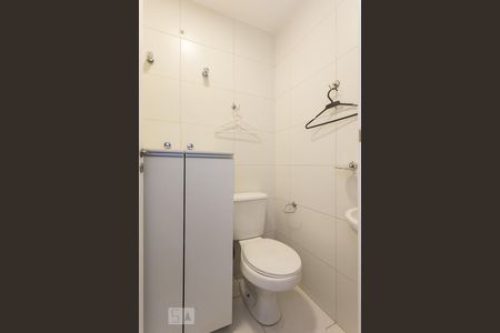 Apartamento à venda com 147m², 3 quartos e 3 vagas Apartamento à venda com 147m², 3 quartos e 3 vagasBanheiro de serviço