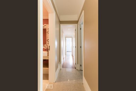 Corredor de apartamento à venda com 3 quartos, 147m² em Vila Gertrudes, São Paulo