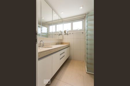 Apartamento à venda com 147m², 3 quartos e 3 vagas Apartamento à venda com 147m², 3 quartos e 3 vagasBanheiro da suíte 3