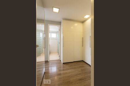 Apartamento à venda com 147m², 3 quartos e 3 vagas Apartamento à venda com 147m², 3 quartos e 3 vagasSuíte 3 - Closet