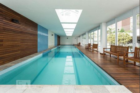 Apartamento à venda com 147m², 3 quartos e 3 vagas Apartamento à venda com 147m², 3 quartos e 3 vagasPiscina coberta