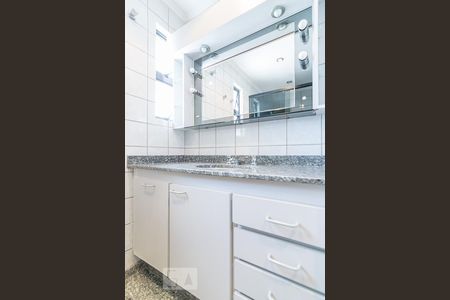 Banheiro Da Suite  de apartamento à venda com 3 quartos, 140m² em Vila Pinheirinho, Santo André