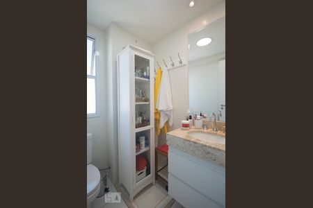 Banheiro de apartamento para alugar com 1 quarto, 84m² em Jardim Caravelas, São Paulo