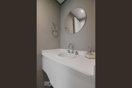 Lavabo de apartamento à venda com 3 quartos, 140m² em Vila Suzana, São Paulo