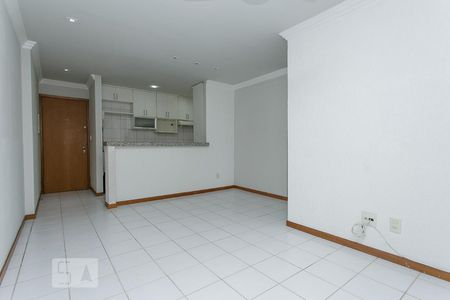 SALA de apartamento à venda com 3 quartos, 80m² em Barra da Tijuca, Rio de Janeiro