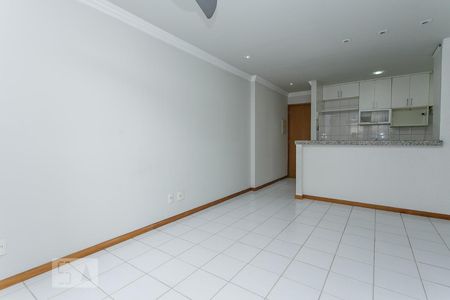 SALA de apartamento à venda com 3 quartos, 80m² em Barra da Tijuca, Rio de Janeiro