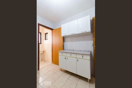 Cozinha de apartamento à venda com 2 quartos, 70m² em Cambuí, Campinas