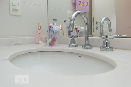 Apartamento à venda com 133m², 3 quartos e 2 vagasDetalhe do Banheiro da Suíte 1