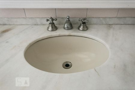 Apartamento à venda com 117m², 3 quartos e 2 vagasBanheiro da suíte 2