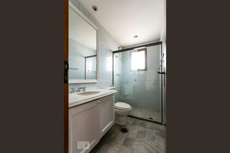 Apartamento à venda com 117m², 3 quartos e 2 vagasBanheiro da suíte 1