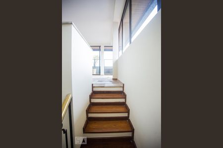 Escada Cobertura de apartamento à venda com 4 quartos, 257m² em Liberdade, São Paulo