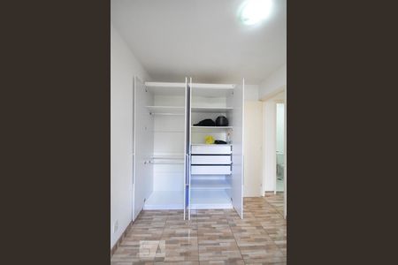 Apartamento para alugar com 48m², 2 quartos e 1 vagaarmário do quarto 2