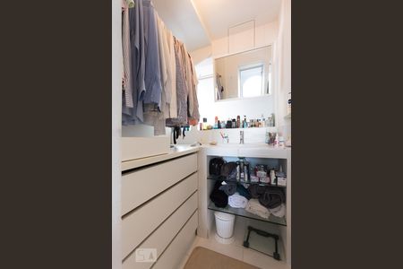 Apartamento à venda com 70m², 1 quarto e sem vagaCloset