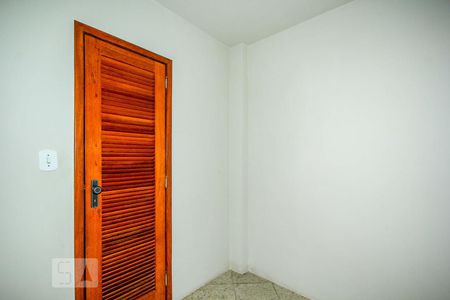 Apartamento à venda com 95m², 2 quartos e sem vagaCloset da suíte