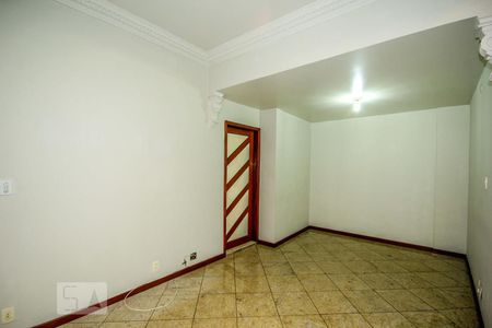Apartamento à venda com 95m², 2 quartos e sem vagaSala
