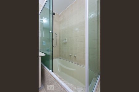 Apartamento à venda com 110m², 3 quartos e 2 vagasBanheiro da suíte