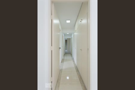 Corredor de apartamento à venda com 3 quartos, 110m² em Brooklin Paulista, São Paulo