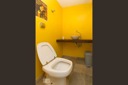 Lavabo de casa à venda com 3 quartos, 190m² em Vila Madalena, São Paulo