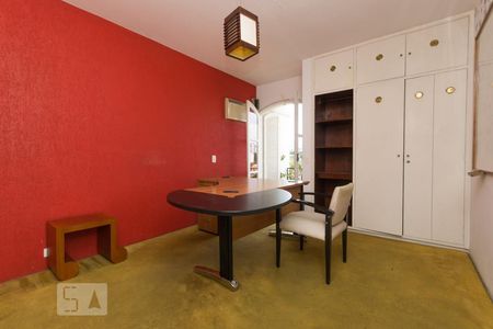 Casa à venda com 190m², 3 quartos e 2 vagasSuíte