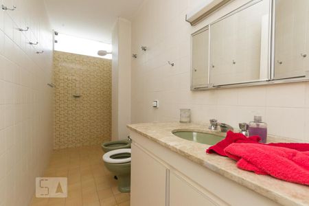 Casa à venda com 190m², 3 quartos e 2 vagasBanheiro da Suíte