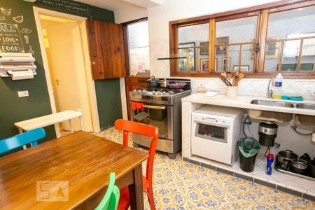 Casa à venda com 190m², 3 quartos e 2 vagasCozinha